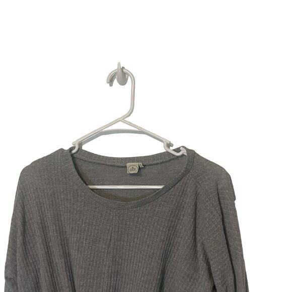 Paper Crane Women's Size Medium Gray Waffle Knit Twisted Front Light Sweater - Picture 2 of 7